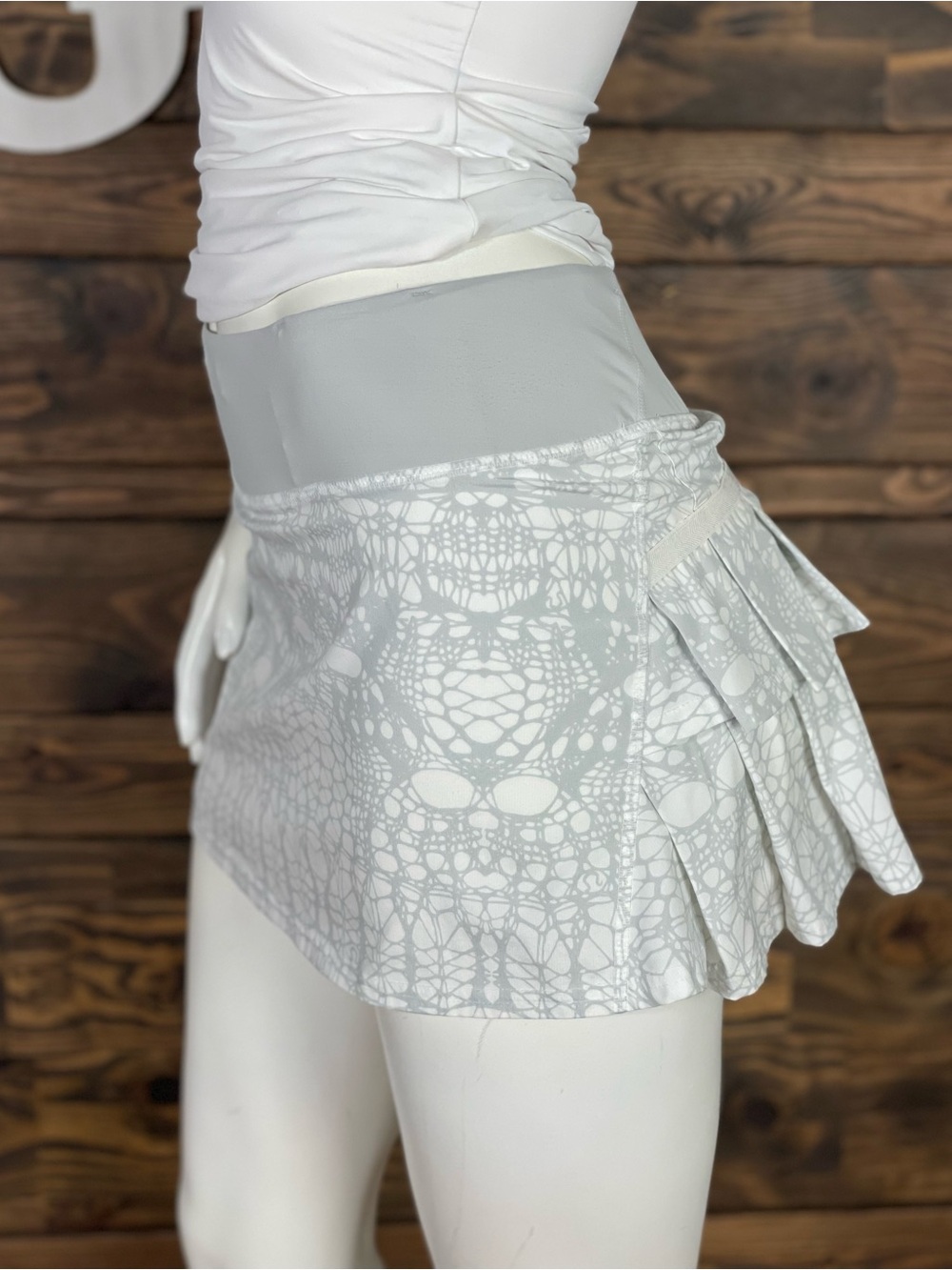 lululemon | Pace Setter Gray Reflective Glacier Lace White Athletic Skort Skirt